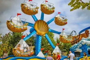 Ferris Wheel 10M amusement ride — photo 4 by XL Amusement Ride factory