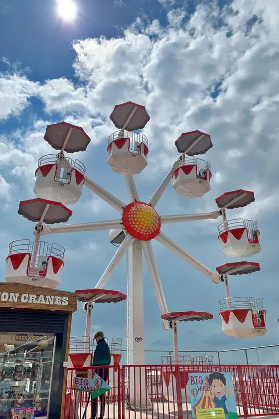 Ferris Wheel 10M amusement ride — photo 6 by XL Amusement Ride factory