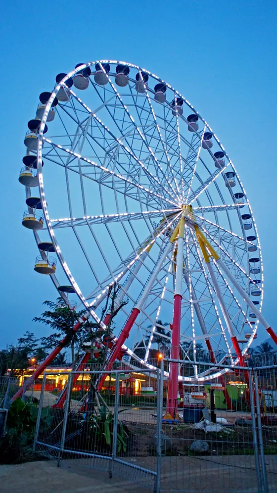 FERRIS WHEEL 45M amusement ride — photo 5 by XL Rides factory