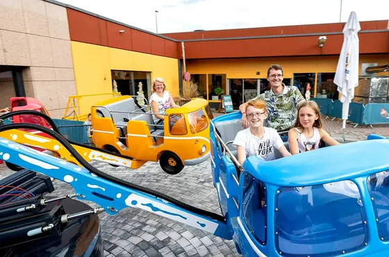 Bounce Spin amusement ride — photo 4 by XL Amusement Ride factory