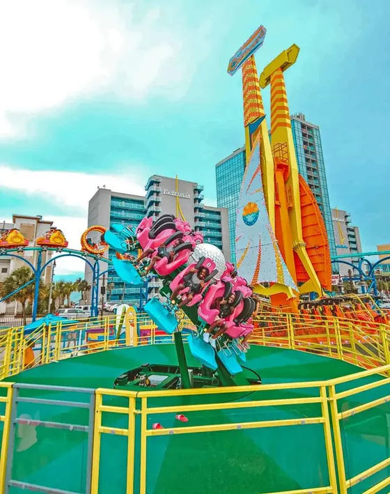 Reverse Time 12 amusement ride — photo 3 by XL Amusement Ride factory