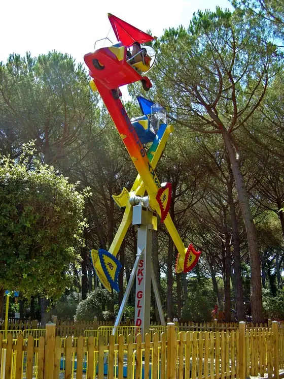 Sky Glider amusement ride — photo 3 by XL Amusement Ride factory