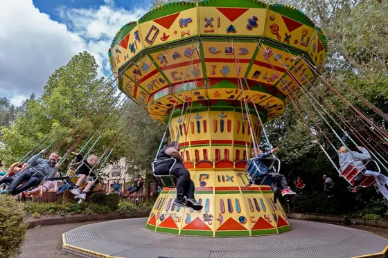 FAMILY SWING amusement ride — photo 4 by XL Rides factory
