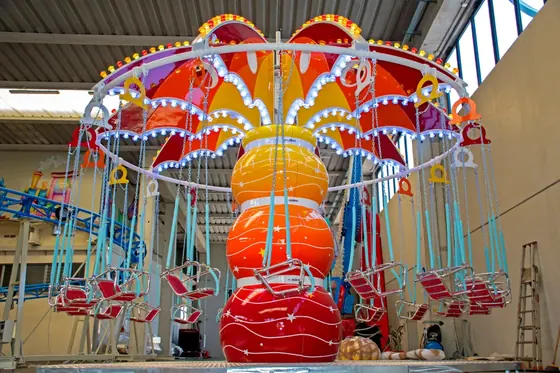 Toy Swinger amusement ride — photo 4 by XL Rides factory
